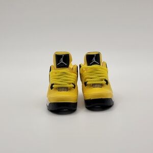 17 Cm Doll Basketball Shoes. Clothing Only No Doll